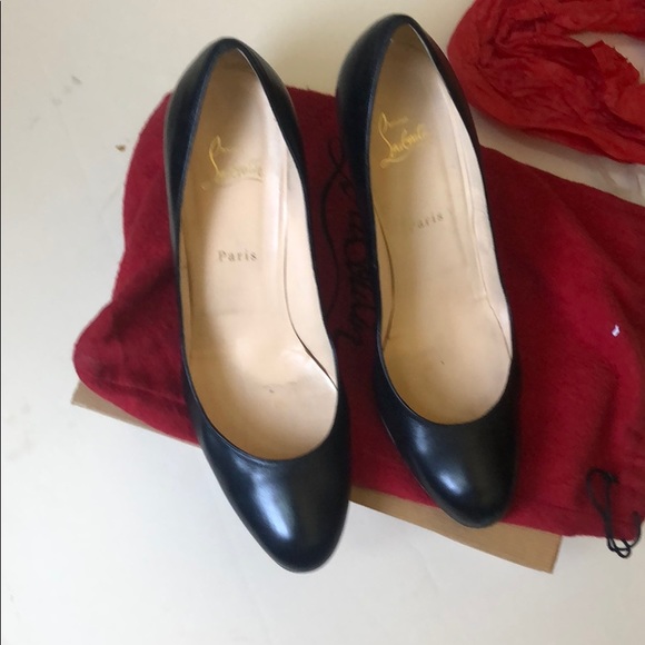 Christian Louboutin - Picture 3 of 5
